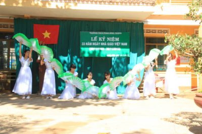 Trường THCS Phan Đình Phùng tổ chức lễ kỷ niệm 33 năm ngày nhà giáo Việt Nam 20-11
